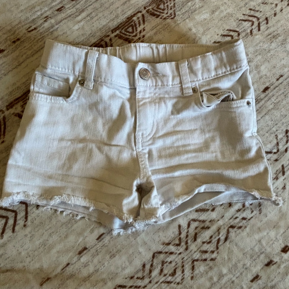 NWOT Girls’ Cat & Jack White Denim Adjustable Waisted Shorts - Size 8
